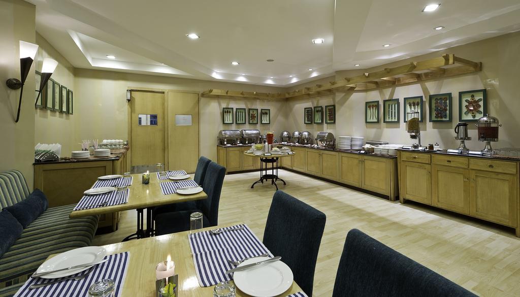 קניאקומרי Annai Celestial Resorts מראה חיצוני תמונה