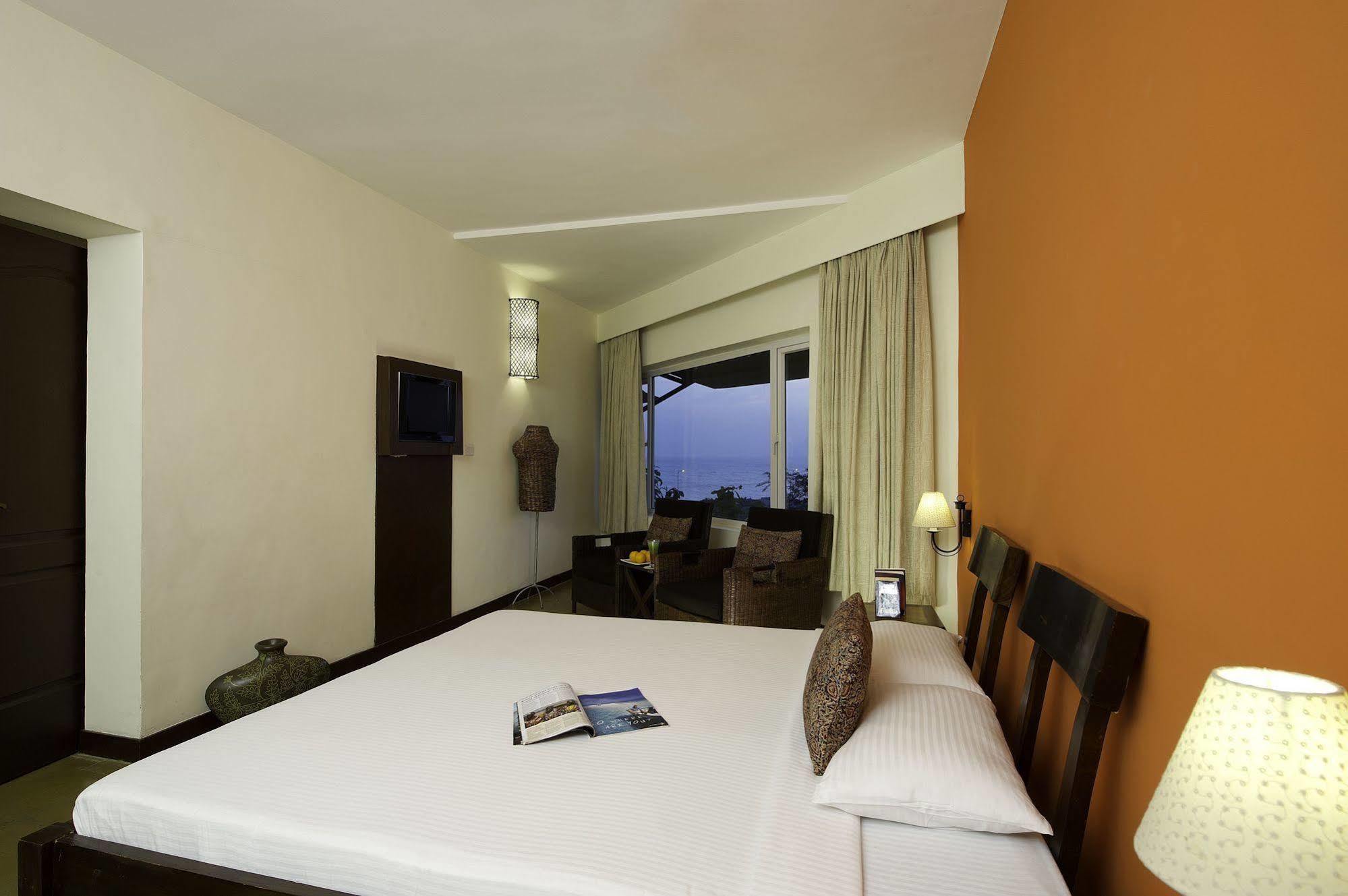 קניאקומרי Annai Celestial Resorts מראה חיצוני תמונה